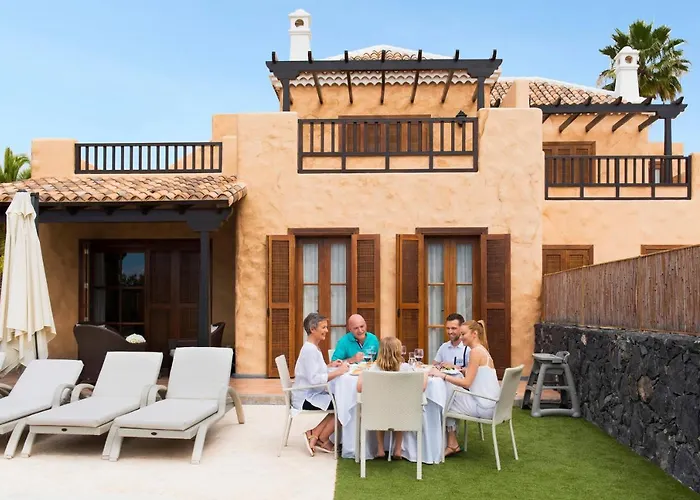 Отель Maria Адехе